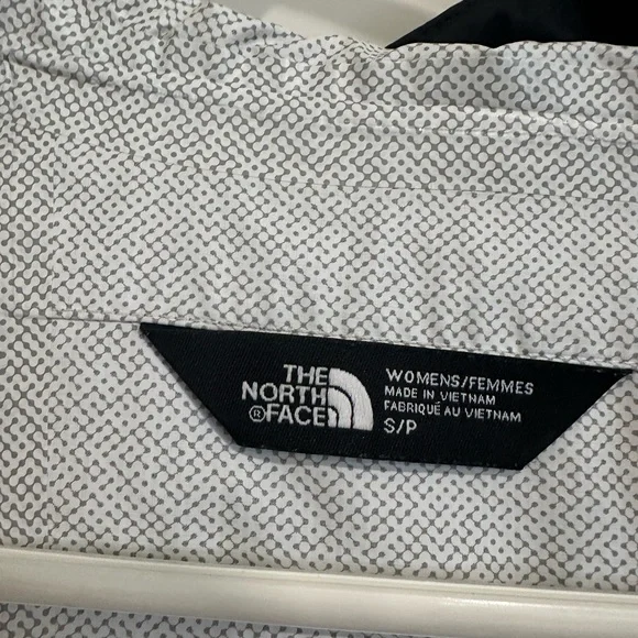 The North Face Windbreaker - Picture 2 of 3